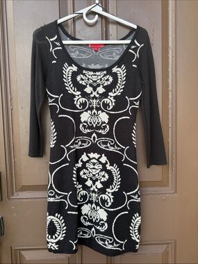 Black and White Patterned Scoop Neck Dress